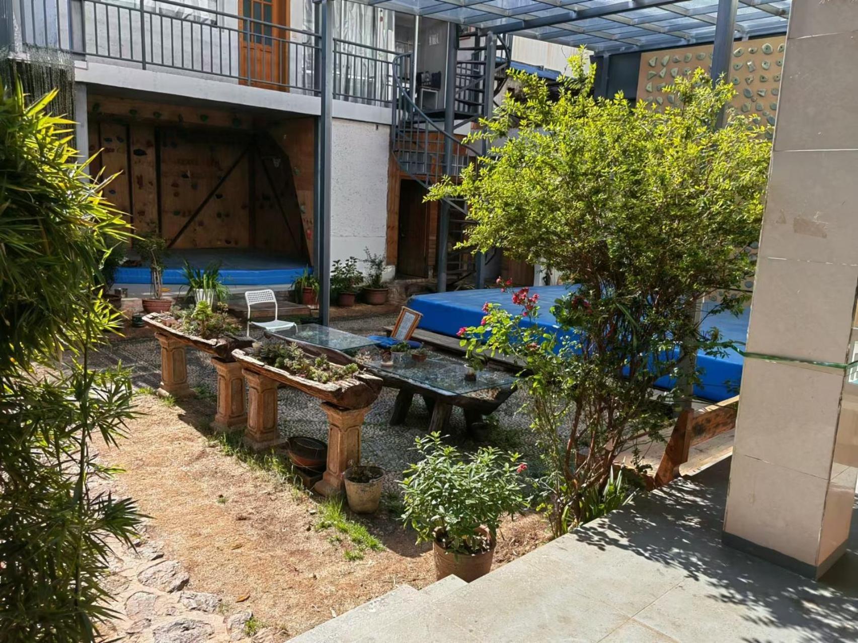 Lijiang Adventure Inn Exterior foto