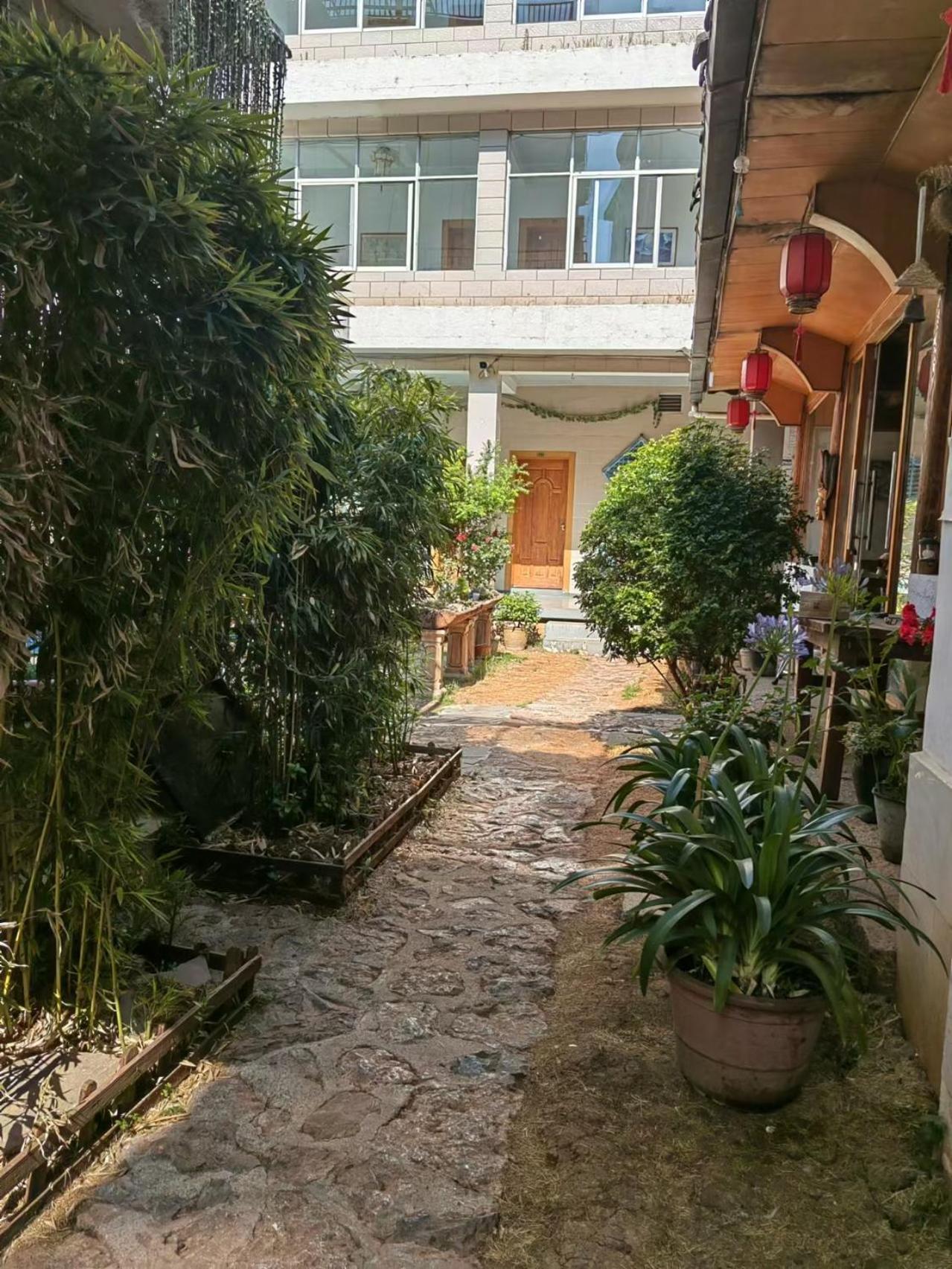 Lijiang Adventure Inn Exterior foto